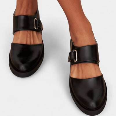 HART LEATHER FLAT SHOES